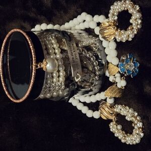 Chic White and Gold Pearl Necklace... Each Jewelry Jar Is $30